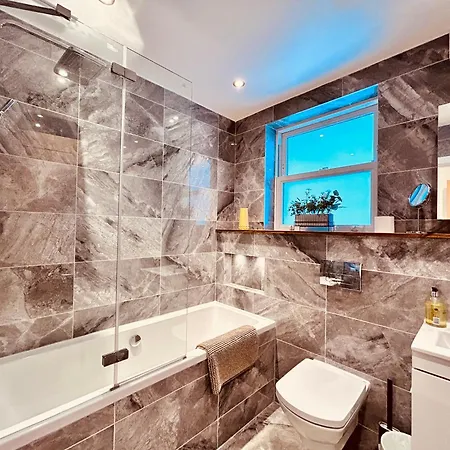 Stunning Spacious B.Apt. Slps.4 Londra Esterno foto