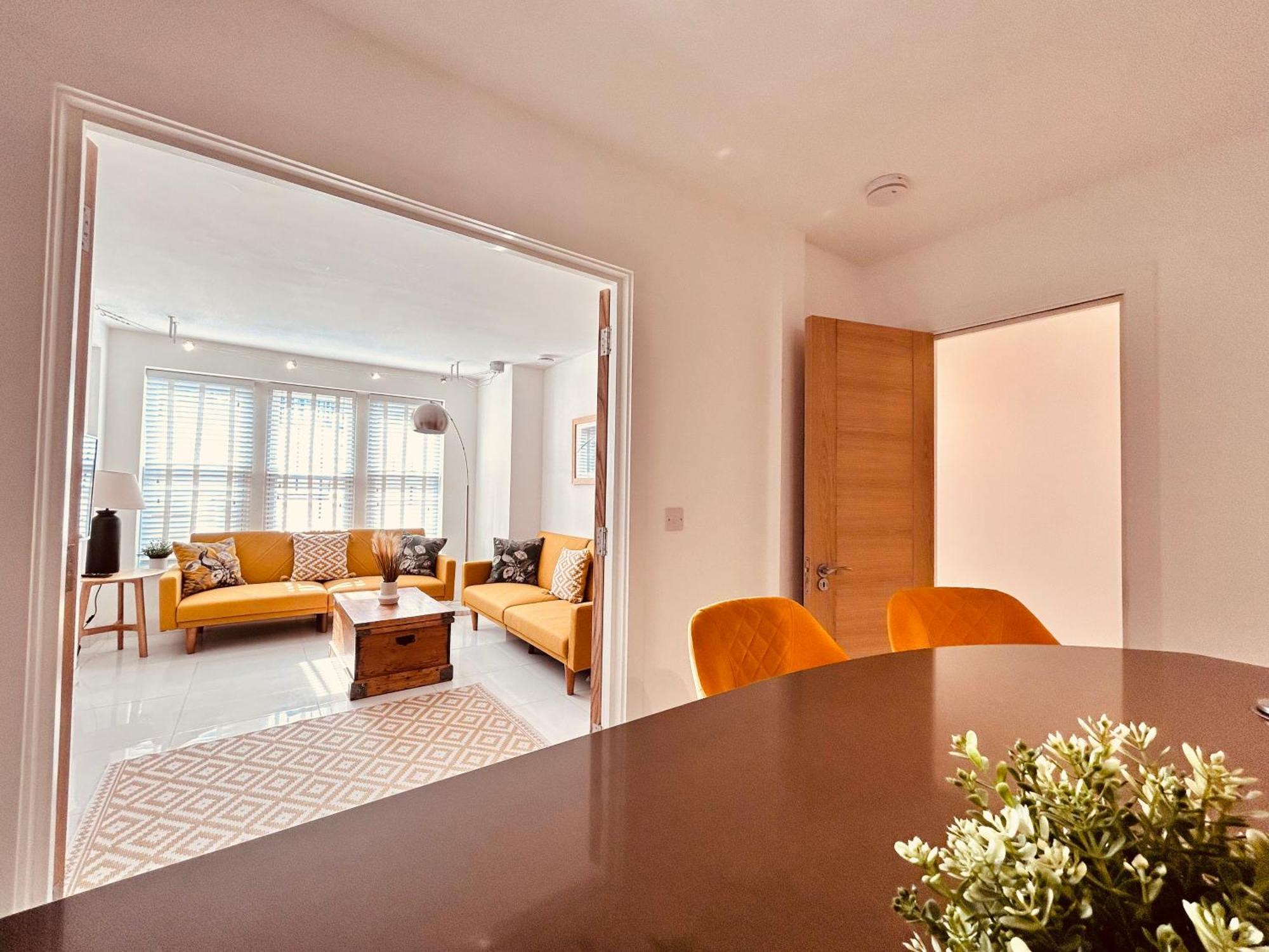 Stunning Spacious B.apt. Slps.4 Londra