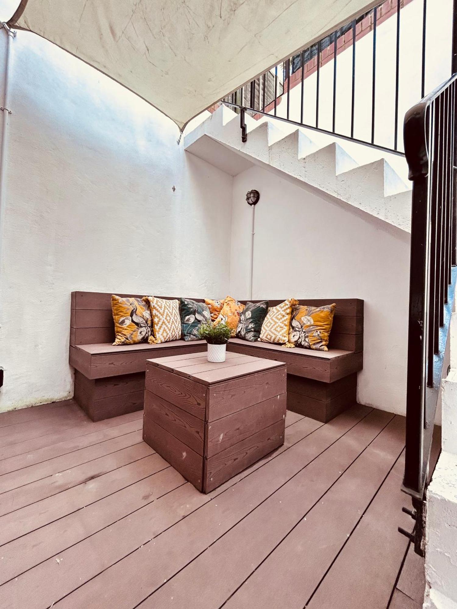 Stunning Spacious B.apt. Slps.4 Londra