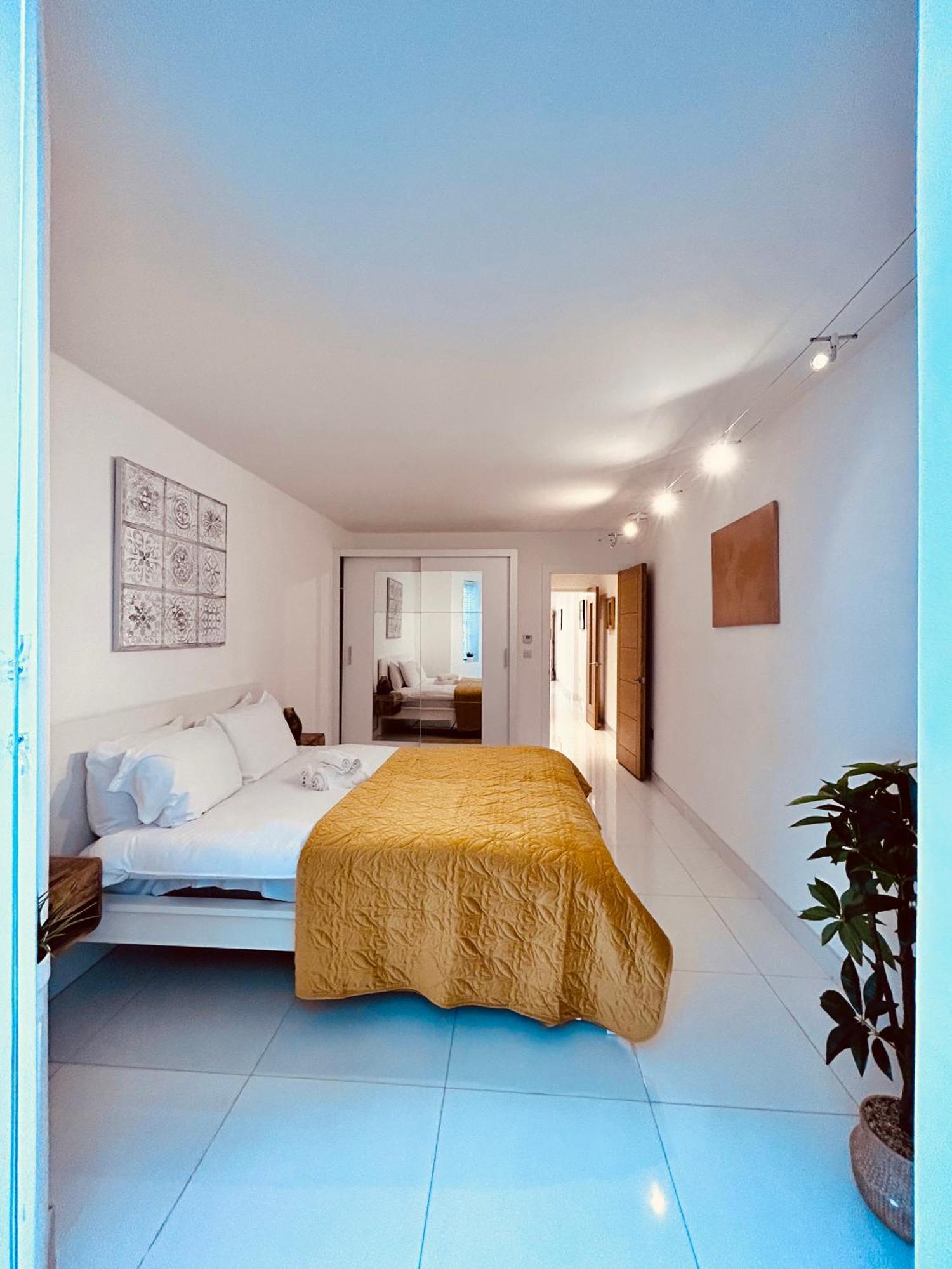 Stunning Spacious B.apt. Slps.4 Londra