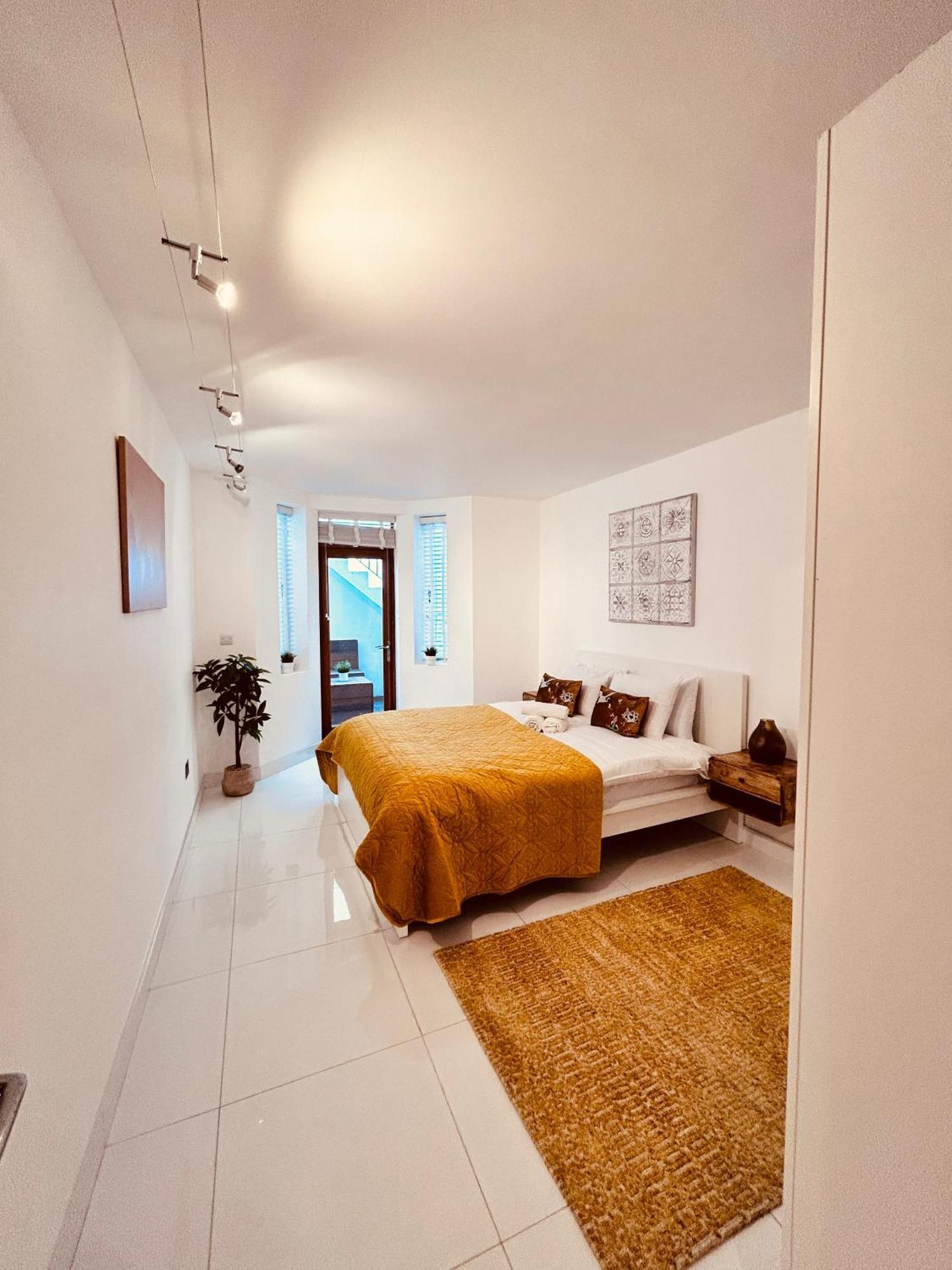 Appartamento Stunning Spacious B.apt. Slps.4 *