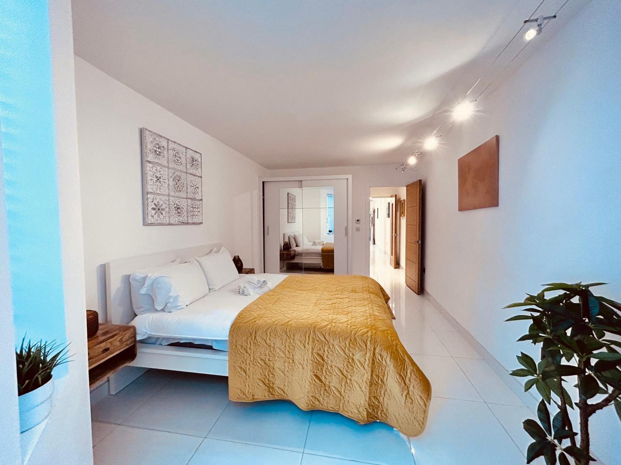 Stunning Spacious B.apt. Slps.4 Appartamento *